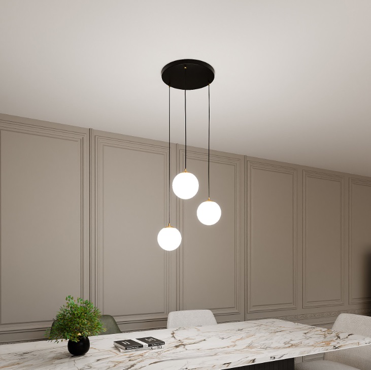 Elegancka lampa sufitowa wisząca Royal 3 - jadalnia ze stołem
