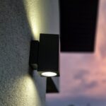 Antracytowy kinkiet na elewację Adela Midi IP54 - podwójny góra-dół