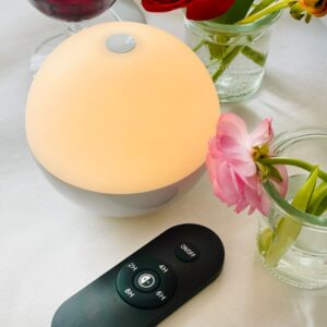 Biała lampka nocna Alba Dyberg Larsen IP44 - dotykowa na akumulator