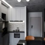 Czarna lampa sufitowa Sopra 2 - aranżacja kuchni