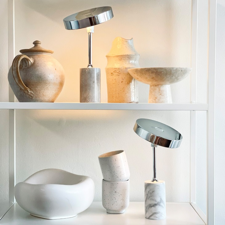 Elegancka marmurowa lampka stołowa Starlight - ładowana USB