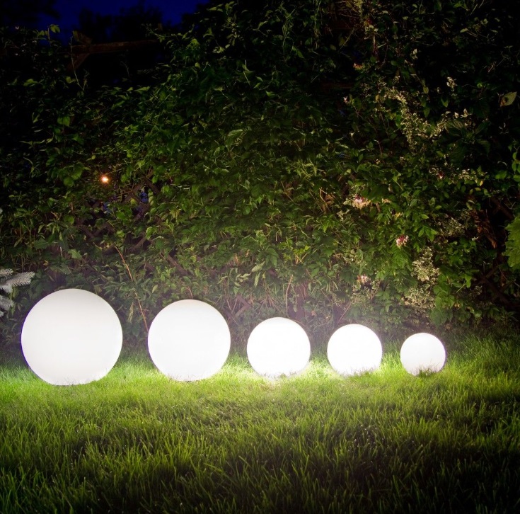 Lampa kula do ogrodu G200 - oświetlenie krzewów