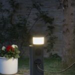 Lampa ogrodowa stojąca Elborn - z 2 gniazdkami