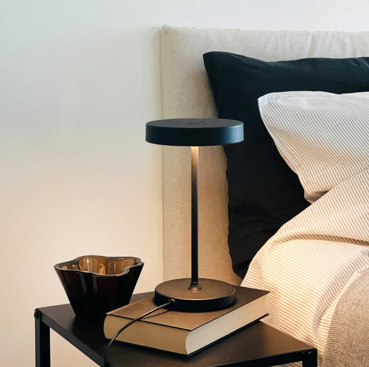 Skandynawska lampka nocna do sypialni Starlight LED - czarna
