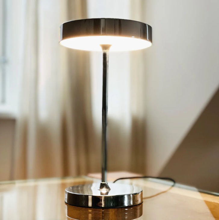 Srebrna lampka nocna Starlight LED - elegancka