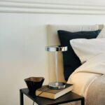 Srebrna lampka nocna Starlight LED - na stolik w sypialni