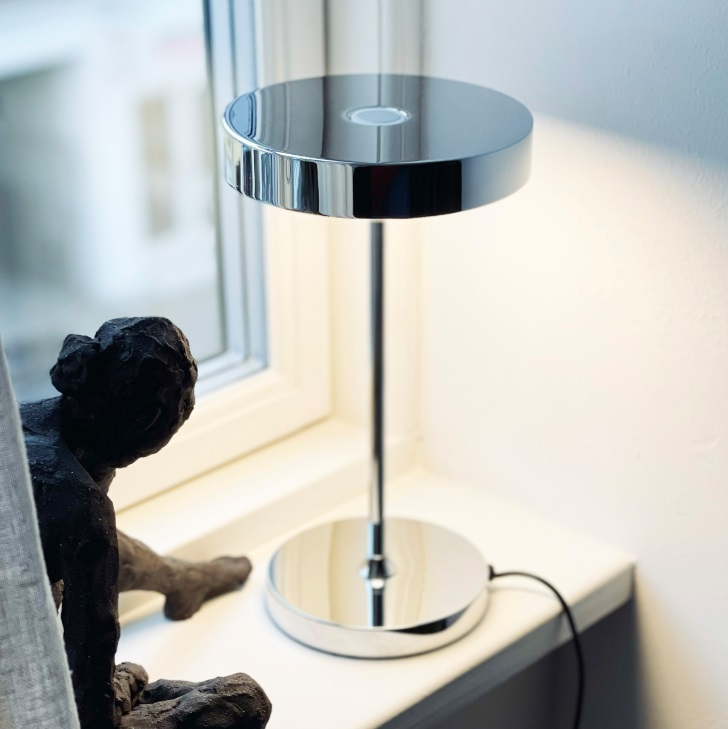 Srebrna lampka nocna na parapet okienny Starlight LED
