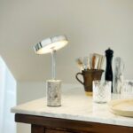 Srebrna lampka stołowa Starlight - ładowana USB