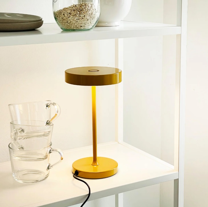 Żółta lampka na półkę w salonie Starlight LED - dotykowa