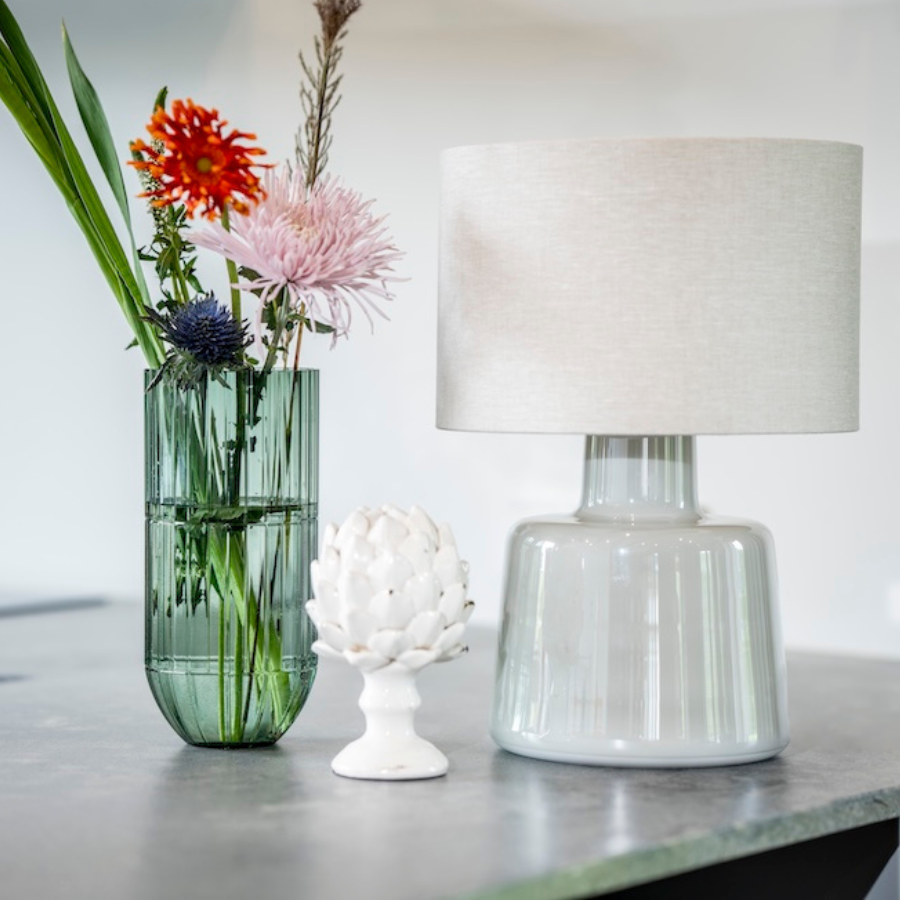 niska jasnoszara lampa stołowa do korytarza lniany abażur - santana ice 4concepts