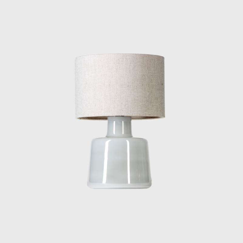 szara szklana lampa stołowa - lniany abazur - santana ice 4concepts