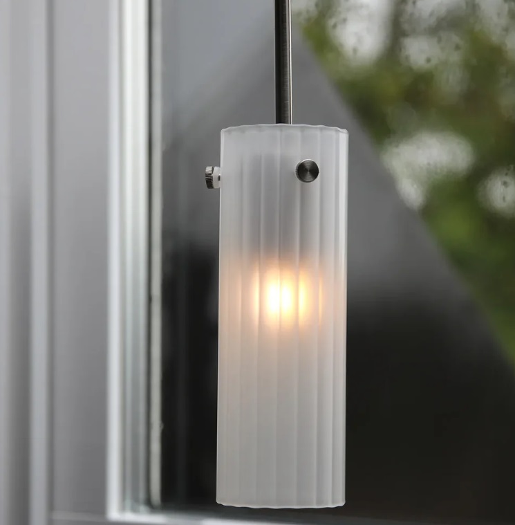 Biała lampa wisząca tuba Tibia - klasyczna