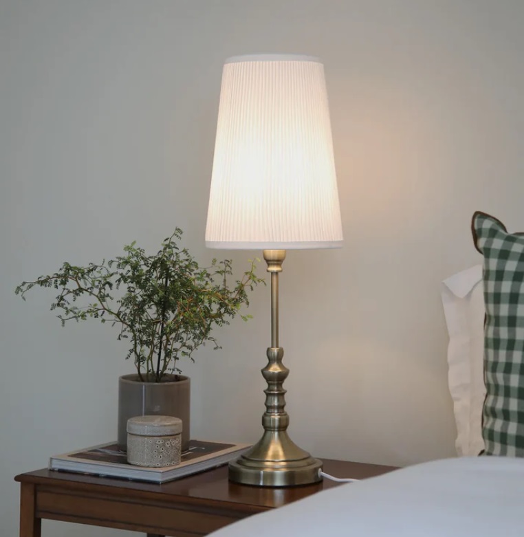 Złota lampka nocna do sypialni Noble 66 - plisowany abażur