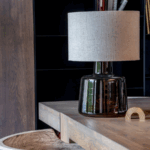 niska brazowa lampa stolowa do salonu - bezowy abazur - santana chocolate
