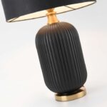 Czarna lampka nocna do sypialni Tamiza 65 - ceramiczna podstawa