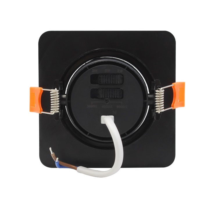 Kwadratowe oczko sufitowe Plus LED - regulacja światła i barwy