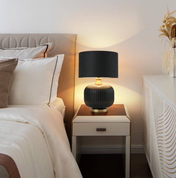 Lampka stołowa na szafkę nocną Tamiza 48 - czarny abażur