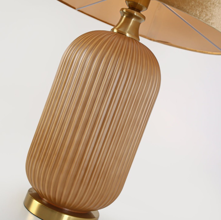 Złota lampka nocna z abażurem Tamiza 65 - ceramiczna