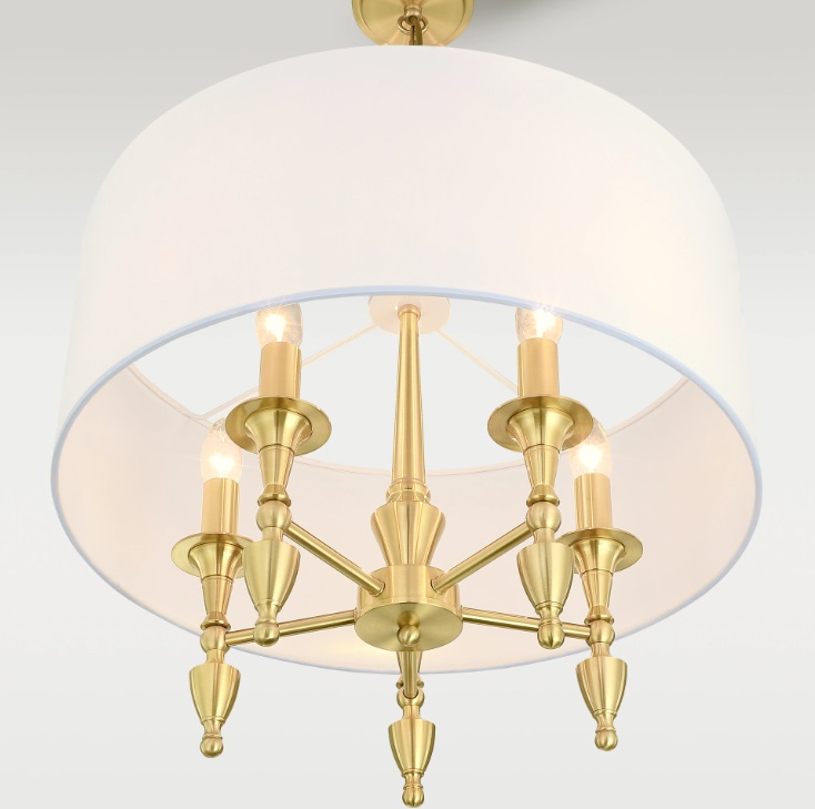 Złoty żyrandol wiszący w stylu hampton Austin