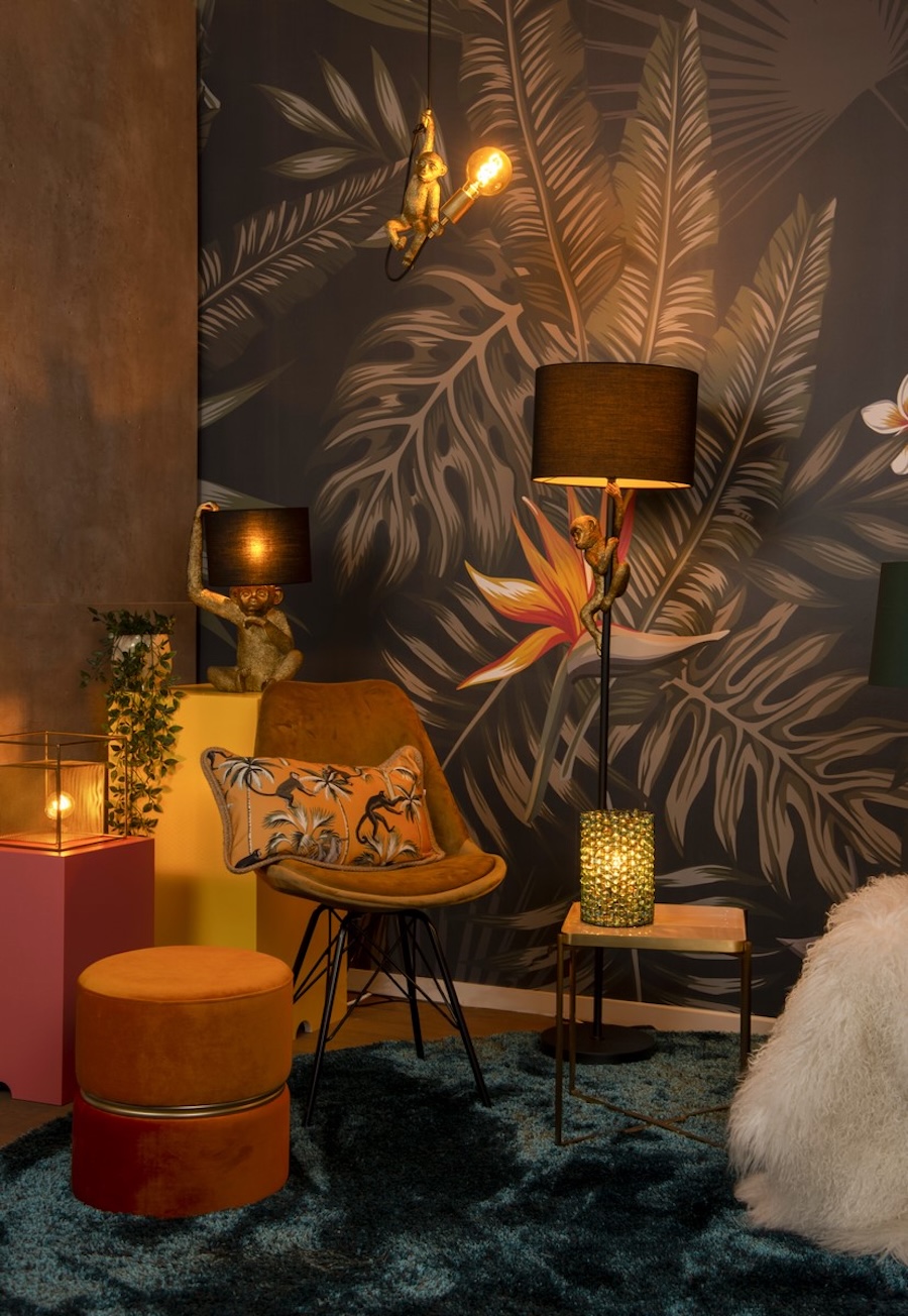 lampy z dekoracyjnymi zlotymi lampkami