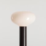 Elegancka lampa podłogowa Flo Mokka 26 - szklany klosz