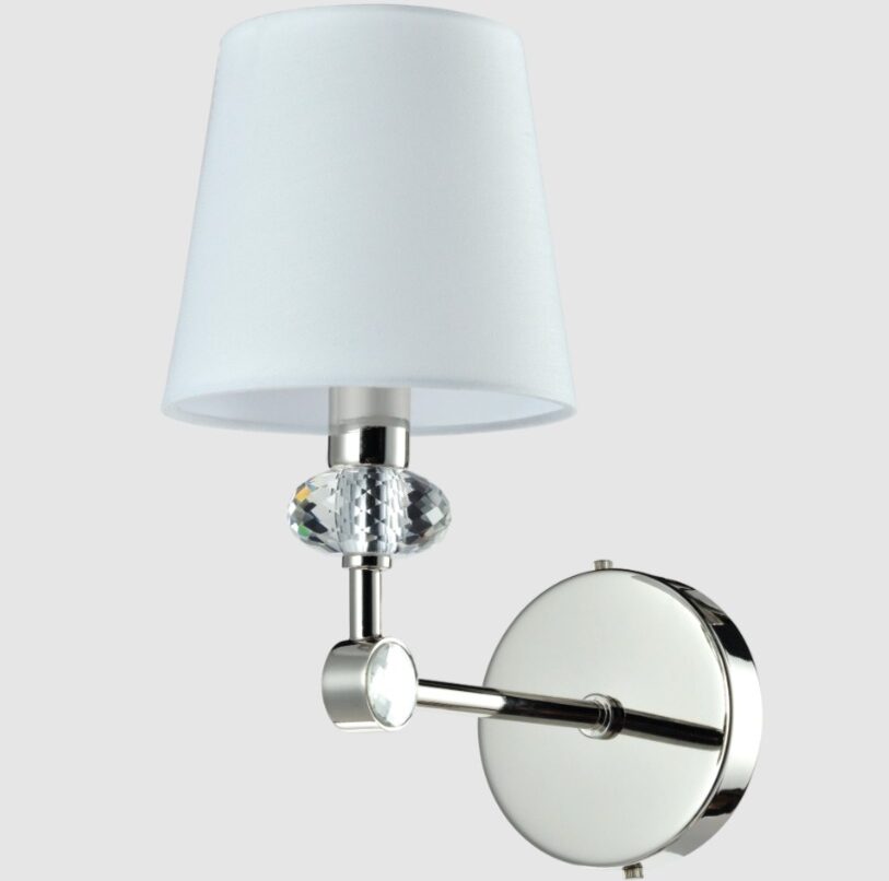 Elegancki kryształowy kinkiet Doha z białym abażurem