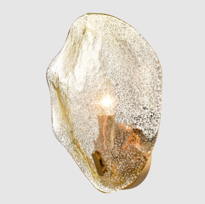 Kinkiet Wellington z nieregularną, złoconą taflą szkła i widoczną żarówką