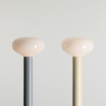 Kremowa lampa stojąca Flo Cream 26 - opalowy szklany klosz