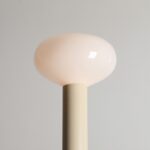 Kremowa lampa stojąca Flo Cream 26 - skandynawska