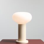 Kremowa lampka stołowa Flo Cream 19 - mała