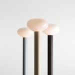 Szara lampa stojąca Flo Grey 26 - szklana kula