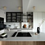 Złoty spot sufitowy Rondoo - oświetlenie blatu kuchennego