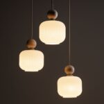 Beżowa lampa wisząca Ballo 3 ryflowane klosze - nad stolik kawowy