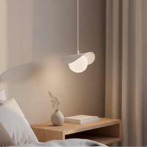 Biała lampa wisząca Ritual - szklana kula z osłoną
