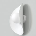 Biały kinkiet na korytarz i do przdpokoju Fiero - ozdobny