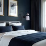 Elegancki kinkiet Sophia White do sypialni - biały ryflowany klosz