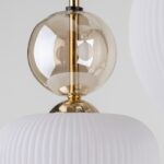 Lampa wisząca Sophia White 6 nad stół - dekoracyjna kulka nad kloszem