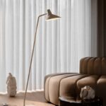 Beżowa lampa podłogowa Darci regulowany klosz do salonu