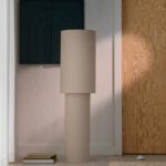 Beżowa lampa stojąca do salonu Izara 110 - lniana tkanina