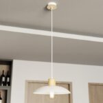Biała lampa wisząca Kobe metalowy klosz i drewniany akcent - pojedynczy zwis