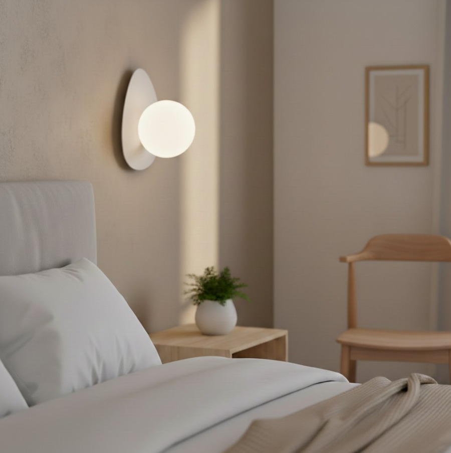 Biały kinkiet ścienny Ovo nad szafkę nocną - nowoczesna forma