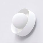 Biały okrągły kinkiet ścienny Lulu do sypialni - metal i szkło - Emibig