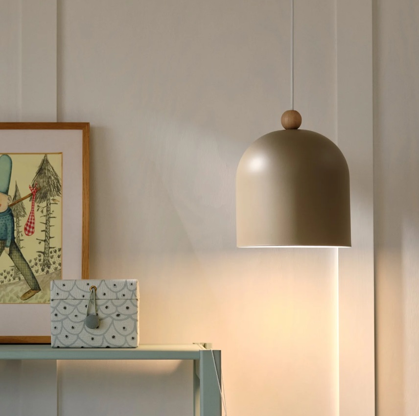 Brązowa lampa wisząca Gaston - ozdobna kulka z drewna