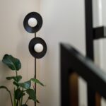 Czarna lampa podłogowa Slate - do nowoczesnych wnętrz