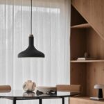 Czarna lampa wisząca Fuji z drewnianym detalem - Nordlux