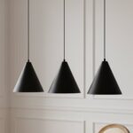 Czarno-biała lampa wisząca Rebel 3 - potrójny zwis stożkowy