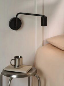 Czarny kinkiet Explore Long - z długim ramieniem do czytania