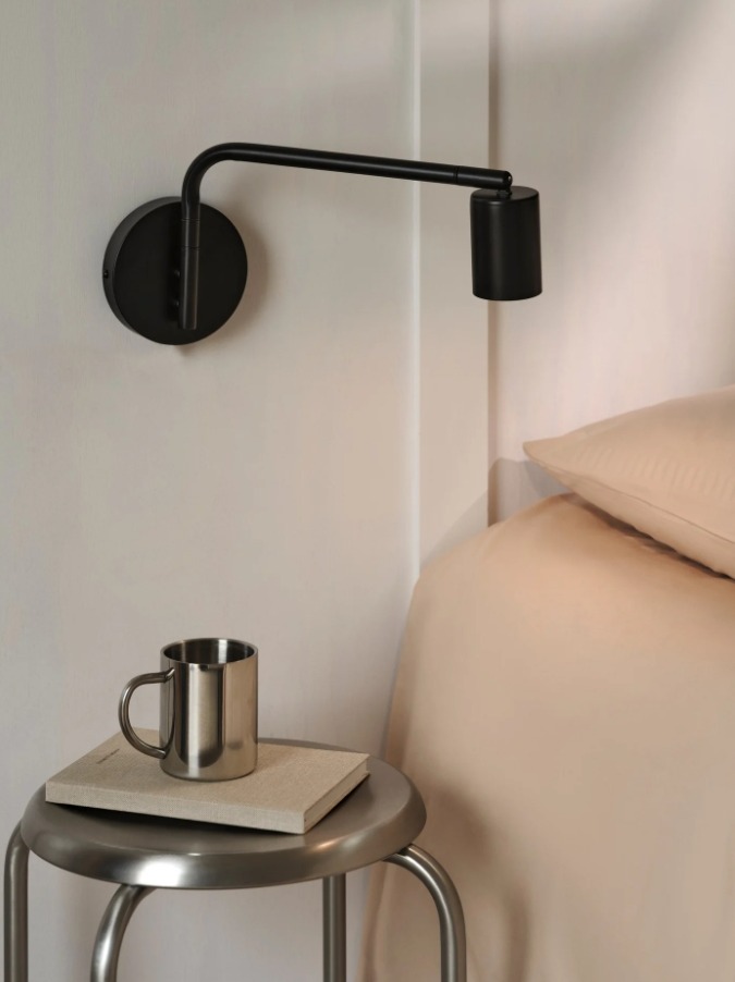 Czarny kinkiet Explore Long - z długim ramieniem do czytania