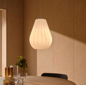 Elegancka lampa wisząca nad stół Sallino - białe plisowane szkło