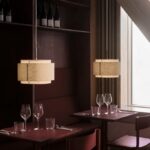 Lampa wisząca Takai 30 nad stolik w restauracji - z warstwowym lnianym kloszem